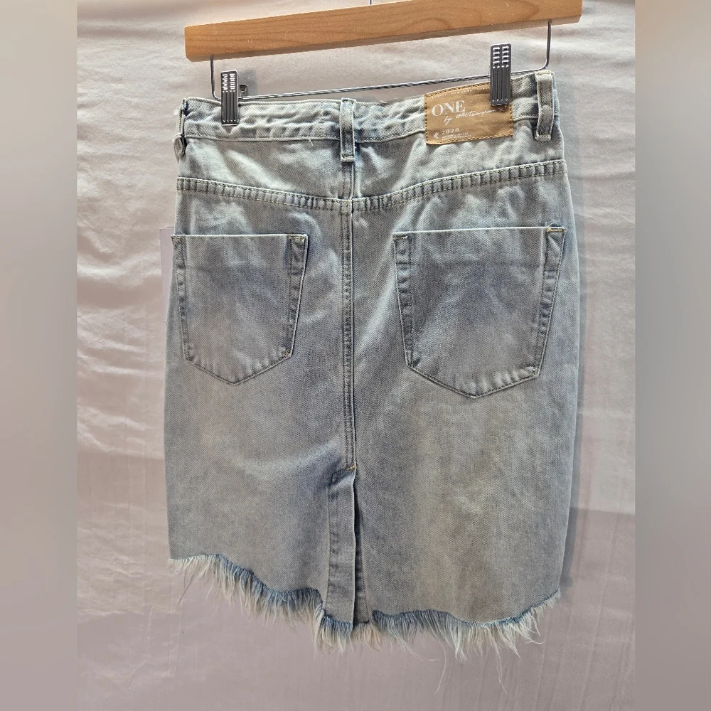 One by One Teaspoon Distressed Skirt Women's Size 29 Denim  Button Fly New